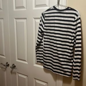 Horizontal stripes layering shirt